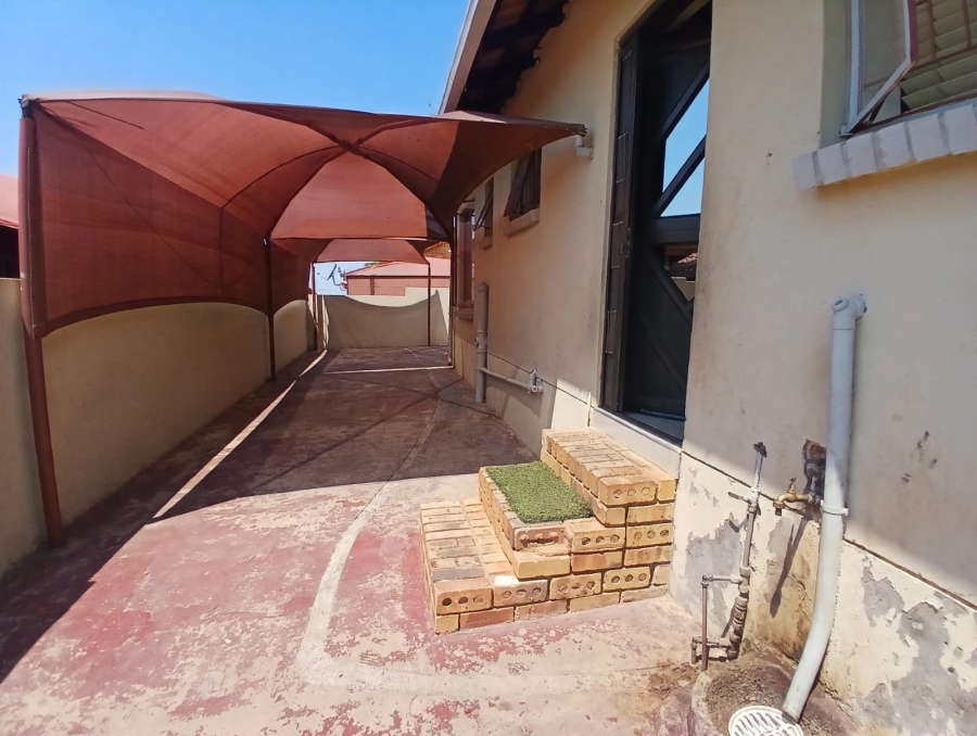3 Bedroom Property for Sale in Tlhabane West North West